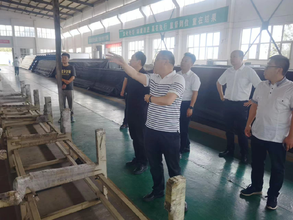 李磊、张瑛带队到广平县邯郸市新颐通管业科技有限公司厂区督导检查安全生产和疫情防控工作